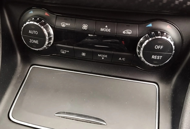 Mercedes-Benz Klasa A cena 21500 przebieg: 31828, rok produkcji 2018 z Kielce małe 121